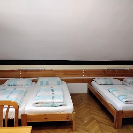 Accommodation And Restaurant Tia 서클리예나고렌스켐 외부 사진