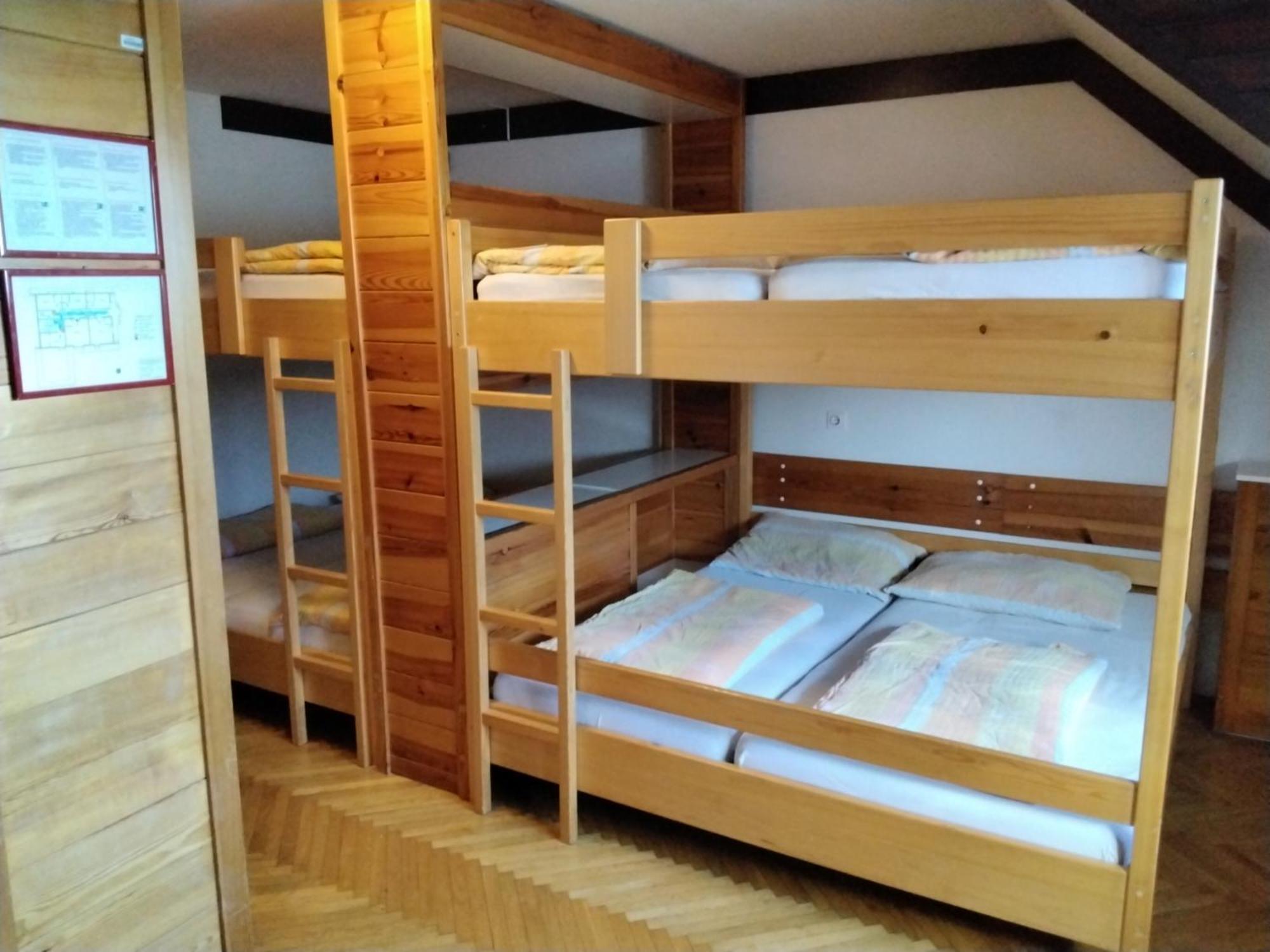 Accommodation And Restaurant Tia 서클리예나고렌스켐 외부 사진