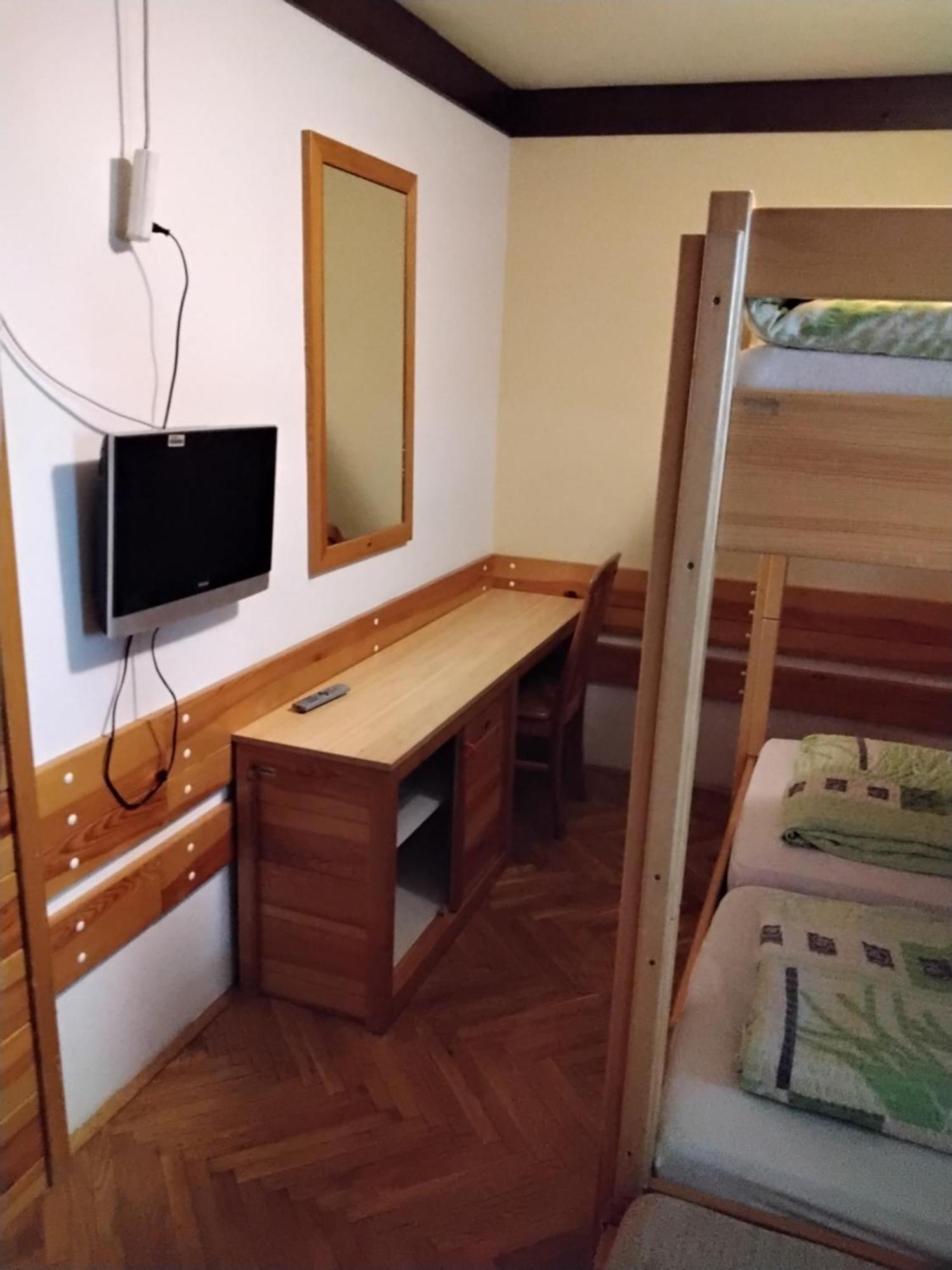 Accommodation And Restaurant Tia 서클리예나고렌스켐 외부 사진
