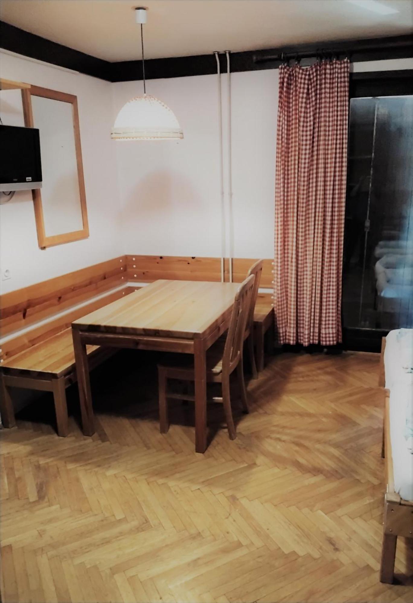 Accommodation And Restaurant Tia 서클리예나고렌스켐 외부 사진