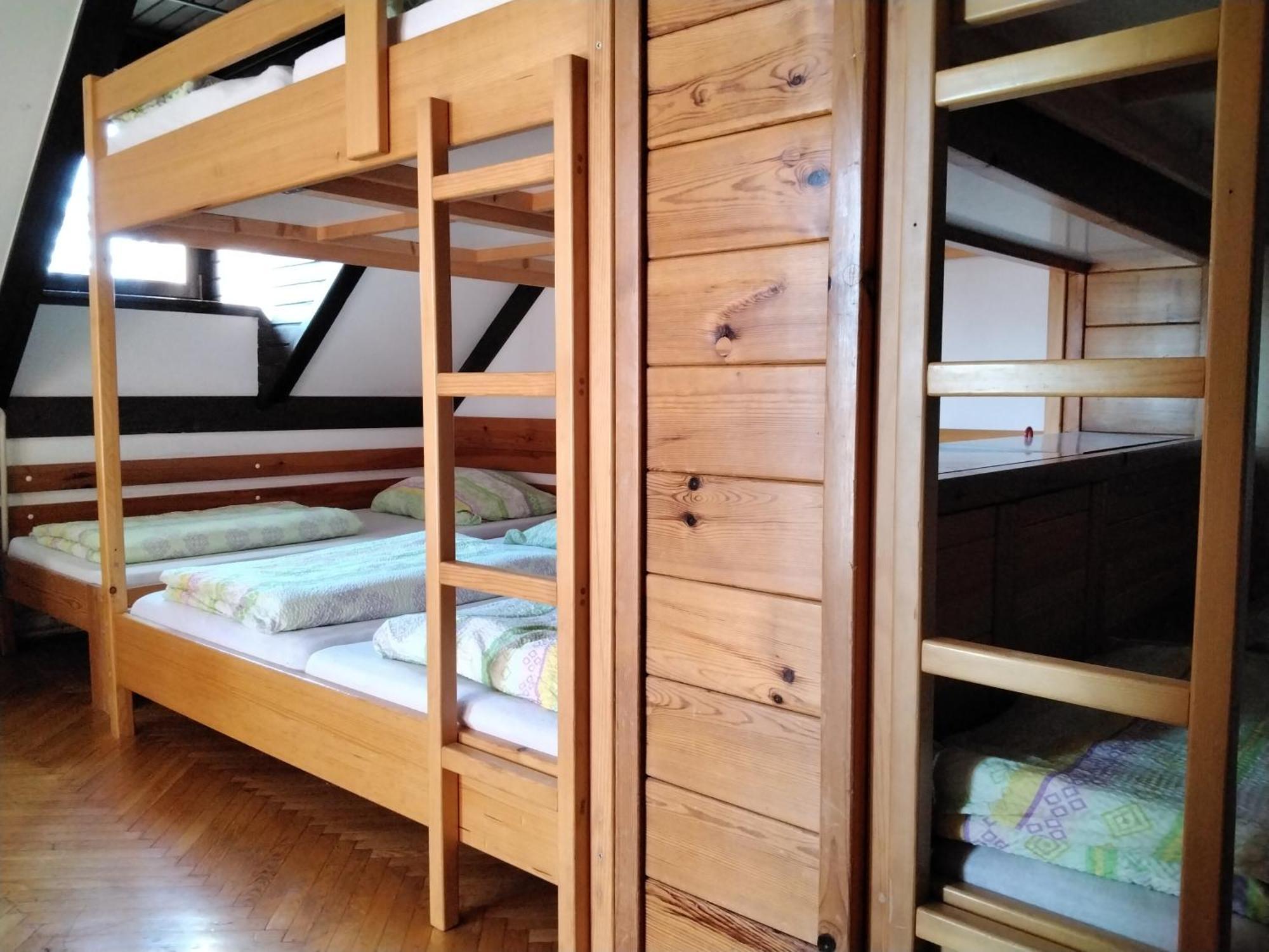 Accommodation And Restaurant Tia 서클리예나고렌스켐 외부 사진